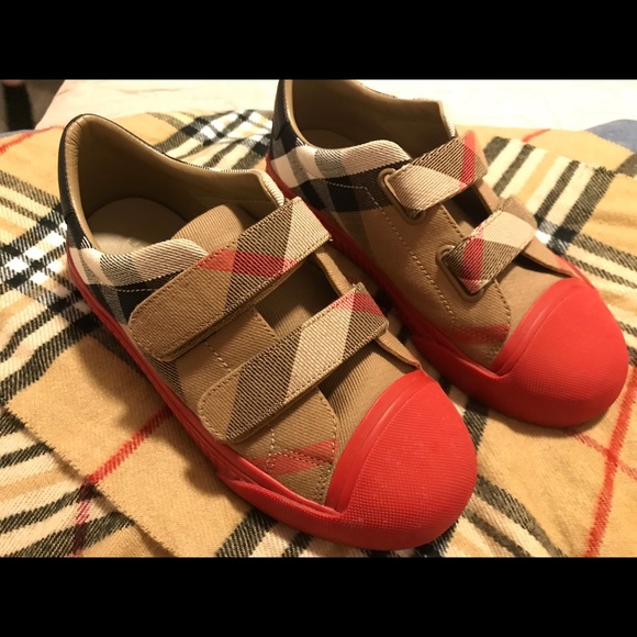 Burberry Other - Burberry red boys sneakers size 2(US) 💥LIKE NEW💥